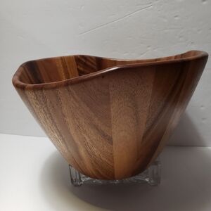 LIPPER INTERNATIONAL Large Acacia Waves Salad/Fruits Bowl